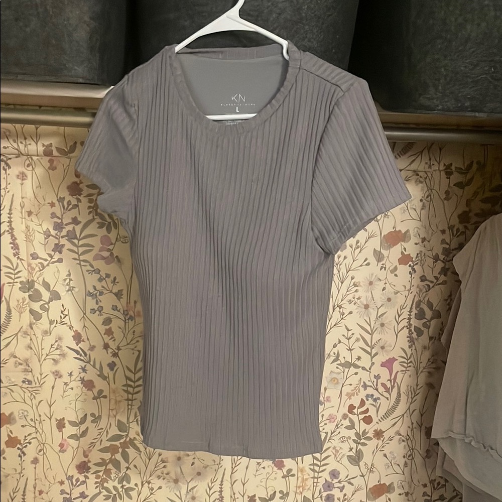 Gray Ribbed Short Sleeve Top